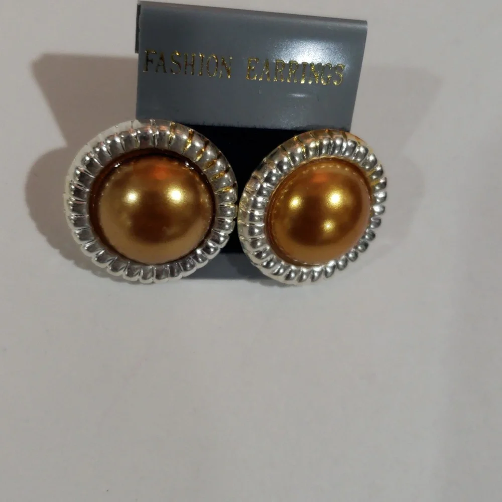 Dual tones Gold & Silver Round Earrings - Elegant 1" Fashion Jewelry for Women - Picture 6 of 9